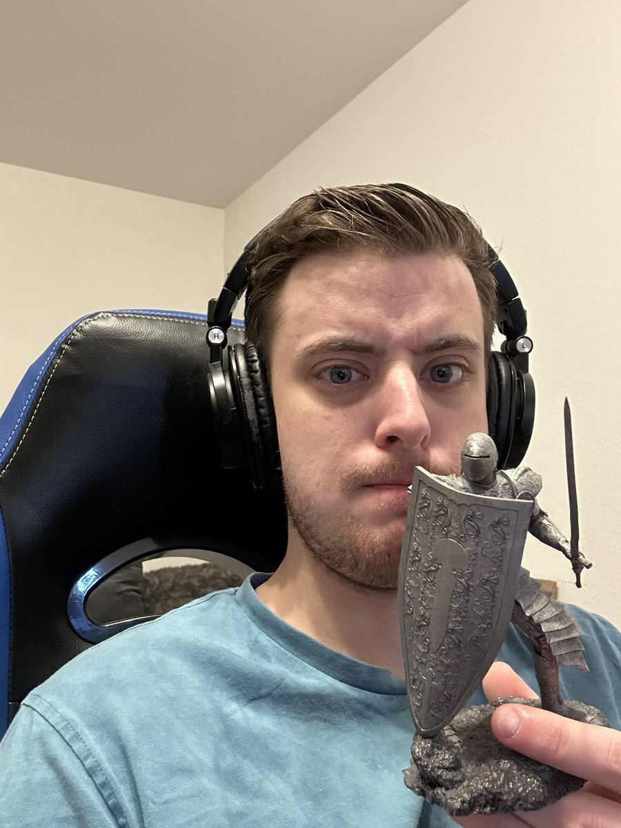 Got the knight and I’m ready to see some fights! DAY 3 of the #PUBG_MOBILE PMEWL S3 with @NepturaNetwork !

m.youtube.com/watch?v=7EN9VH…