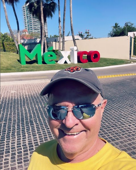 #Sundayfunday #roadtrip #joinme #mexico #instagram #papi #hairychest #thicc 
#thickthighssaveslives #pride #maduro #life #smile #dilf #photooftheday #enjoylife  
#explorepage #silverdaddy #daddybear #smilemore