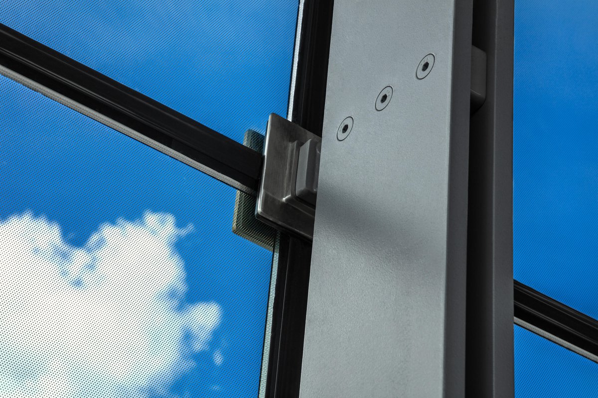 StructuresNovum's tweet photo. Novum’s Corner Clamped Glass System is used primarily for vertical or sloped glazing. It provides nominal interruption of the glass surface for maximum transparency with an almost fully flush-glazed aesthetic.
#novum
#facade
#structuralglass https://t.co/2NrFVQdj7Y