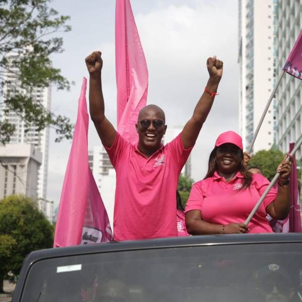 El candidato por la libre postulación a representante de corregimiento de Río Abajo Franklyn Robinson anunció que le retira su apoyo a Guillermo Willie Bermúdez, quien aspira por la alianza CD-Panameñista a ser alcalde de Panamá. Más aquí 👉 buff.ly/3QfBtHi