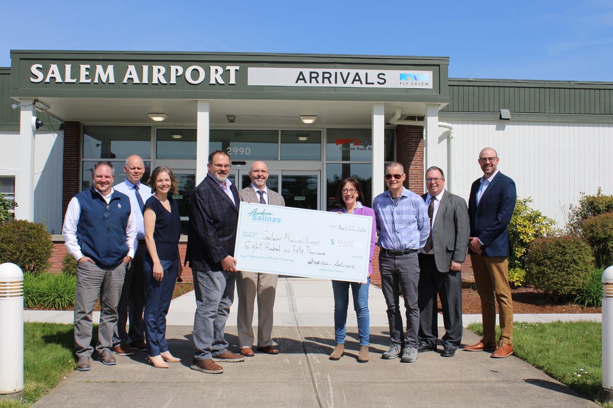 Yesterday, I was proud to deliver $850,000 to Salem Municipal Airport. The funding I secured will be used to make upgrades and safety improvements to the terminal, which will encourage more passengers to @FlySalem and promote our local economy!