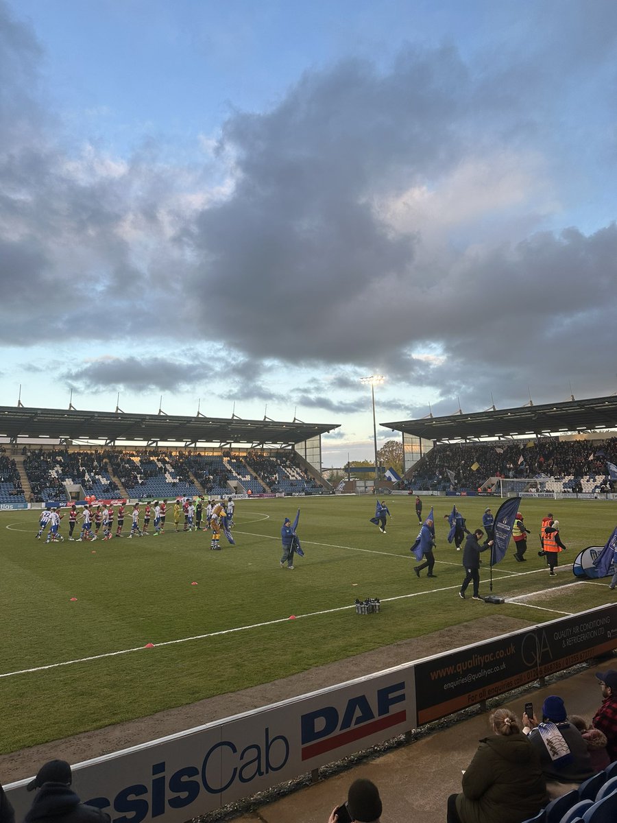 Different sport tonight, @ColU_Official vs @drfc_official reporting for the @TheLeaguePaper. Huge game at both ends of the table