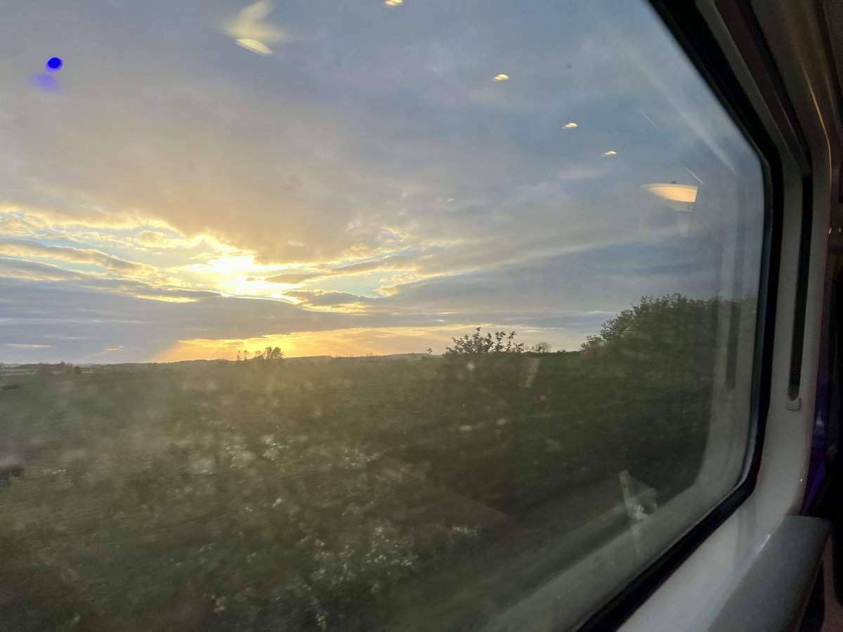 En route to #Liverpool for #BSR24 and can confirm that I had definitely missed these train views! Looking forward to presenting x2 posters on behalf of colleagues, lots of learning & reuniting with some golden friends! @RheumatologyUK