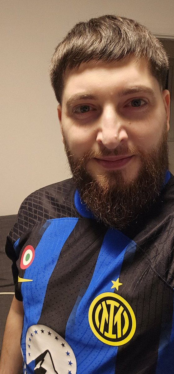 LorisAccattato's tweet photo. STIAMO ANCORA GODENDO 🇮🇹🖤💙⭐️⭐️ #IM2Stars https://t.co/huKnDVy4pH