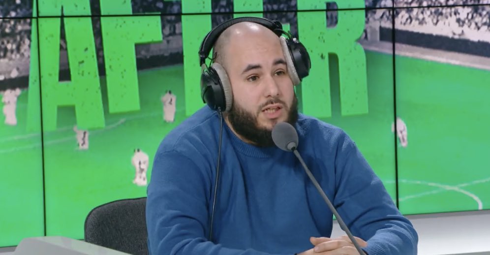 Mercat_OM's tweet photo. 💬 Walid Acherchour prend la défense de Faris Moumbagna 🇨🇲 :

"Moi ce que je trouve dérangeant c’est les critiques et les moqueries. (…) Moumbagna il arrive pour être numéro 2 derrière Aubameyang, il prend 80k€ par mois, il est là pour progresser, il a mis 20 buts en Norvège, il a 23 ans. Oui, c’est pas Kun Aguero avec les pieds mais dans la surface il peut aider. Quand je vois tous les débats qui sont faits sur un remplaçant de l’OM. Mais laissez-le bosser ! Il a quand même marqué contre Benfica et permis de te qualifier, il marque contre Toulouse et maintient les espoirs européens. Se moquer de lui tous les deux soirs je trouve ça injuste." (RMC)

#TeamOM