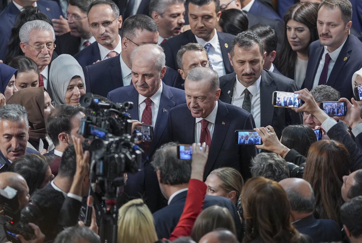 Cumhurbaşkanımız Sayın Recep Tayyip Erdoğan, Türkiye Büyük Millet Meclisinin 104'üncü açılış yıl dönümü ile 23 Nisan Ulusal Egemenlik ve Çocuk Bayramı vesilesiyle TBMM'de düzenlenen resepsiyona katıldı.