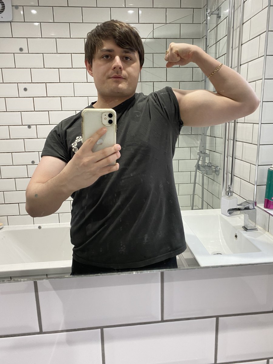 Think my interview went alright today, I passed all the tests so I’m just waiting to hear back. Forgot to take suit pics so here’s me flexing instead, my b