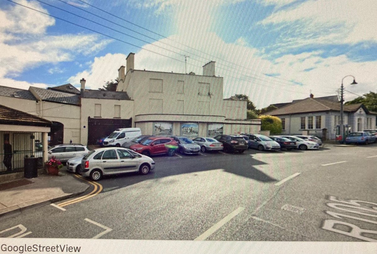 All that remains today of Howth village’s Bailey Court Hotel (old Royal Hotel). Once owned by renowned Raheny singer Joe Cuddy, ‘the singing butcher’, of ‘Opportunity Knocks’ fame. 180 apartments will be built despite local worries about subsidence 👉 plusarchitecture.ie/projects/balsc…