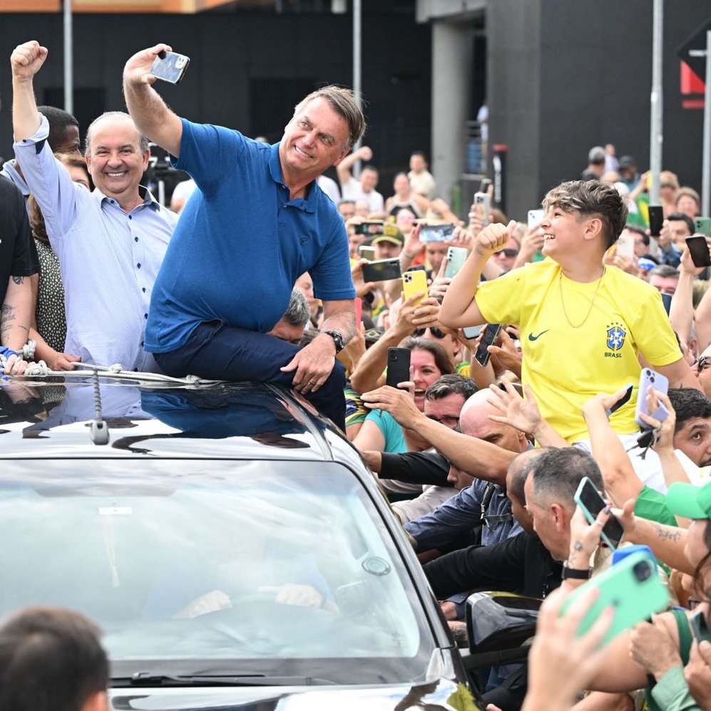 Seja bem-vindo, Capitão! Santa Catarina o receberá sempre de braços abertos 🇧🇷 @jairbolsonaro