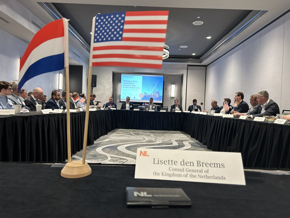 We have a full house! Privileged to kick-off a 🇳🇱-🇺🇸 Offshore Wind Knowledge Exchange session in #NewOrleans. Over 40 Dutch companies are represented at the #IPF #offshorewind conference this week. Through #partnerships and commitment we can grow the offshore wind market.