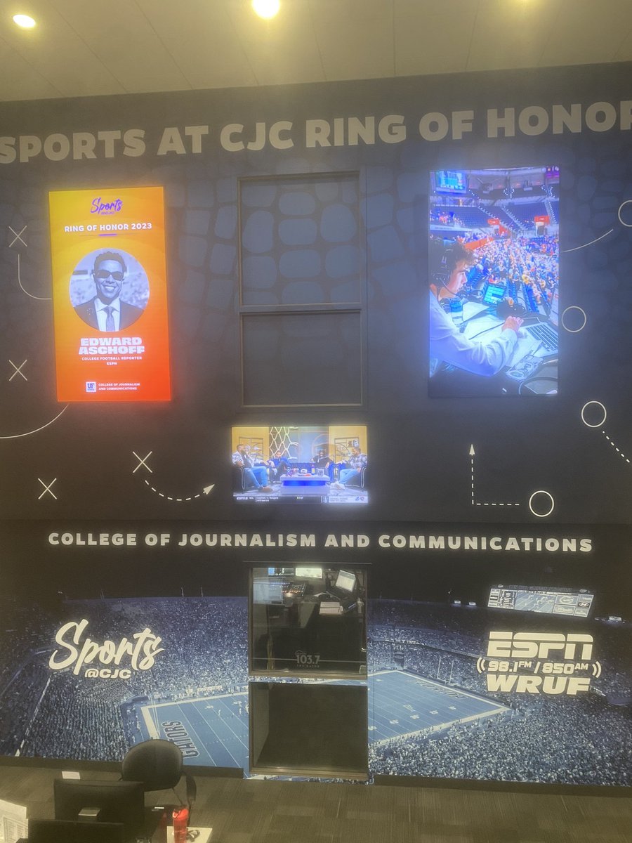luissssalfredo's tweet photo. in the CJC INC 😛 (please ignore my broken camera) #NumbersonESPN https://t.co/Jog6hoWqwJ