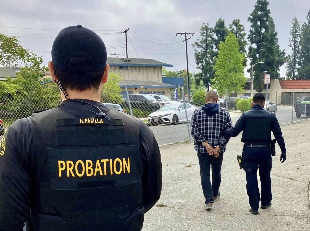 #SBCProbation collaborated with the @OntarioPD to locate & contact homeless individuals who needed assistance. 42 individuals were contacted. 3 subjects were arrested ranging from a no bail warrant to a probationer in possession of narcotics. #inthecommunity #protectthecommunity