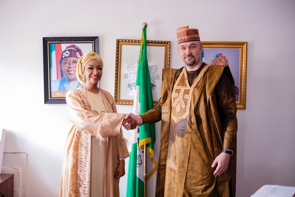 I wouldn't mind learning the Bulgarian culture honestly, and seeing the Hon Minister of Art, Culture and Creative Economy, Barr. Hannatu Musawa (@hanneymusawa) receive Ambassador Yanko V. Yordanov, representing the Republic of Bulgaria, in her office today means my dreams can