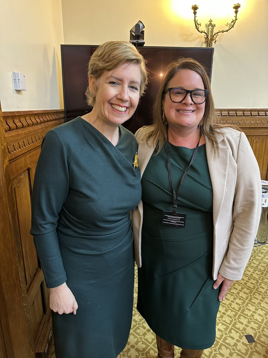 Enjoyed meeting @andreajenkyns today! Thank you for an inspiring message and putting children first. Day 2 in London has been amazing! #elementaryprincipal @ErskineCharters