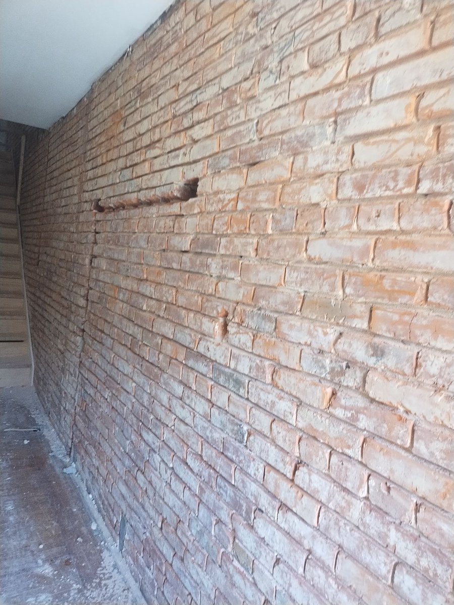 RehabberPro's tweet photo. Doing some point work today for our exposed brick accent wall.
#rehab #Brick #fixandflip #dream #propertyexpert https://t.co/FC4jkgmDpQ