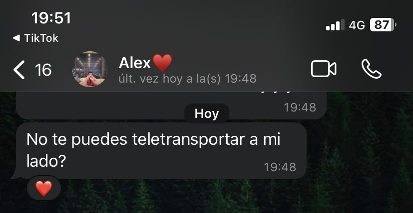 i_RoryR's tweet photo. Mira Alex, si yo pudiera estarme teletransportando. Definitivamente no sería a tu lado, sería a México!!!!😩😋😂🥰 https://t.co/XOP4A3GKUu