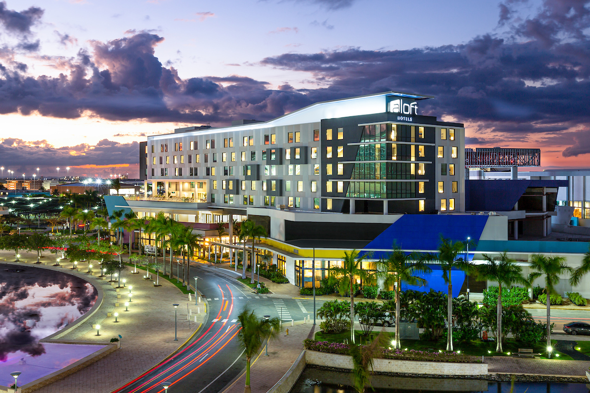 Consider Aloft San Juan for your next meeting in #PuertoRico. It offers a premium location with nearby entertainment and historical landmarks, just 15 minutes away from the airport. #MakeYourMeetingBoricua #DiscoverPuertoRico brnw.ch/21wJ6ny