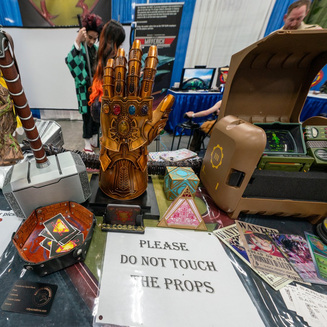 If you could have any prop from a movie or TV show, which would you use in your daily life?

#EDMONTONEXPO #YEG #YEGEvents #Edmonton #EdmontonEvents #Fandom #FANEXPOHQ #Prop #MovieProp