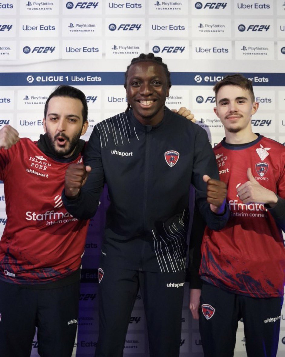 Victoire contre le @PSGeSports en quart de finale ! 🔴🔵

Qualifié pour les demies finales, pas le temps de célébrer et focus demain pour l’@OLeSports.

@Er_Caccia98 @Babadinho94 @CF63_eSports ❤️