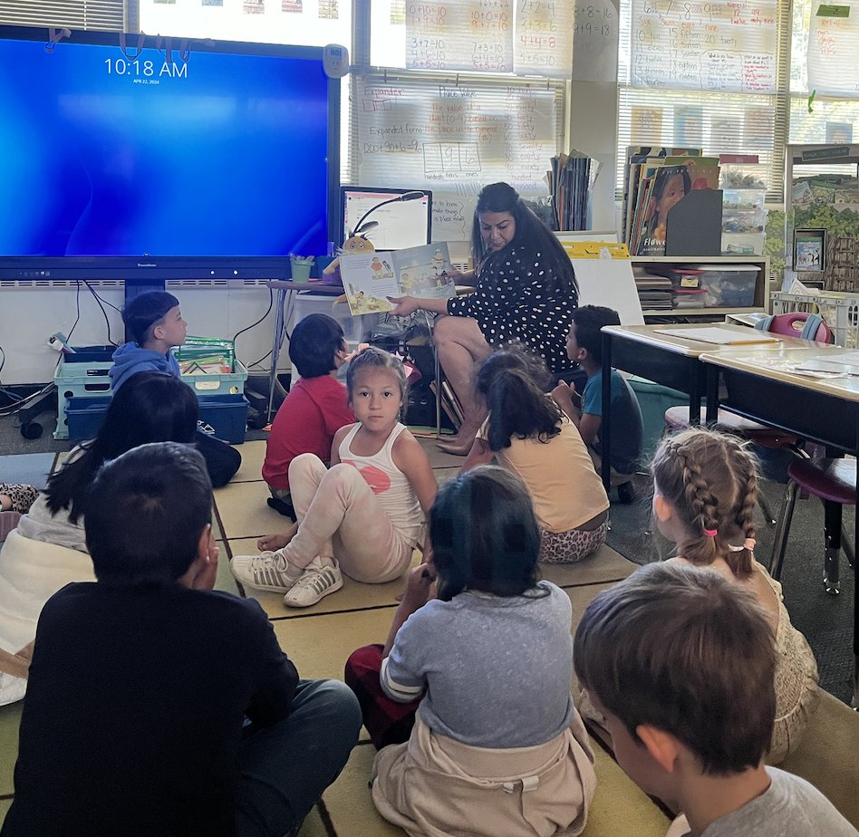 Yesterday, GBES had the honor of hosting our State Treasurer, Honorable Laura Montoya, read to our first and third grade classes! @GovernorBent @ABQschools @APS_Elementary Special thanks to @nusendacu @nusencadu