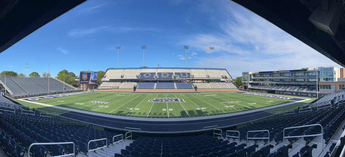 JennBellAD's tweet photo. About last night…
Visited the Old Dominion University stadium then made a pit stop on a rooftop for some spectacular views w/ @WNYsD2AD & @HaileyPMartin! #BlessedAndGrateful #SpringSymposium24 #LoveTheWater #SunsetsAreMyFave https://t.co/z1ngSLktUs