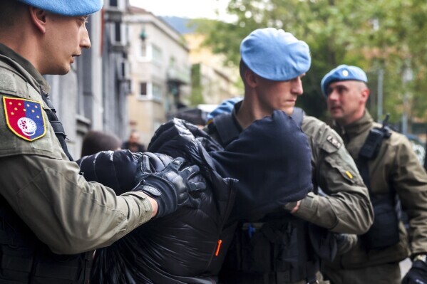 Europol and Bosnian authorities uncover drug kingpin's network: 23 arrests made ift.tt/epIxuma