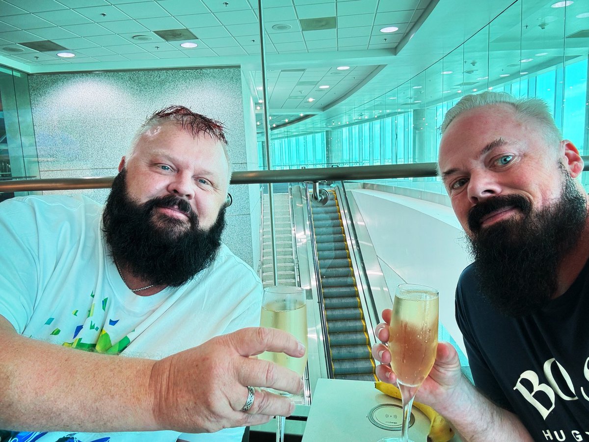 When the layover is long but the lounge has snacks and #champagne Someone please make sure we make the next flight. #thestruggleisreal #theconnectedtraveler #bearsandchampagne #beardedlife