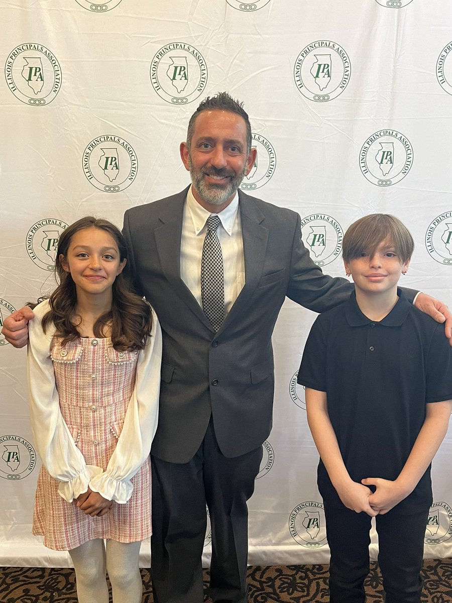 Feldman1Steve's tweet image. I had the honor of recognizing two amazing 5th graders at the Illinois Principals Association student recognition breakfast this morning. Thanks @IPALake for putting on a great event. #schoolleaders
