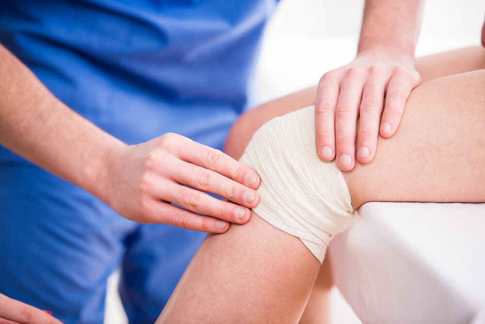 Many patients are eager to return to the activities they love after knee surgery. Check out these 5 common mistakes patients make after their surgery! 🩼🩼#KneeSurgeryRecovery #OrthopedicCare #FeelBetterMoveBetterBeBetter bit.ly/3TKxlB4