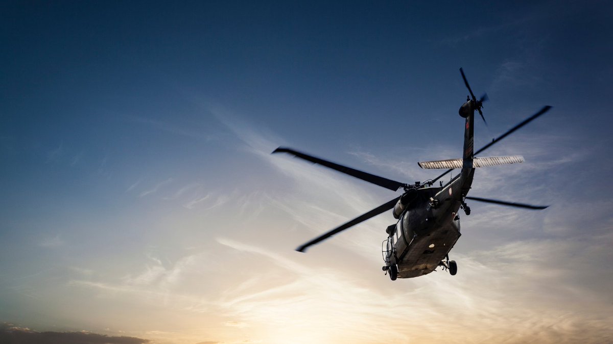 HEADS UP: Low-flying helicopter filming tonight from 8 pm to 11 pm. 🚁 Helicopter will fly over downtown and the Burrard Inlet. 📽️ Filming will not impact traffic. Residents in the area may notice noise and lights from the helicopter.