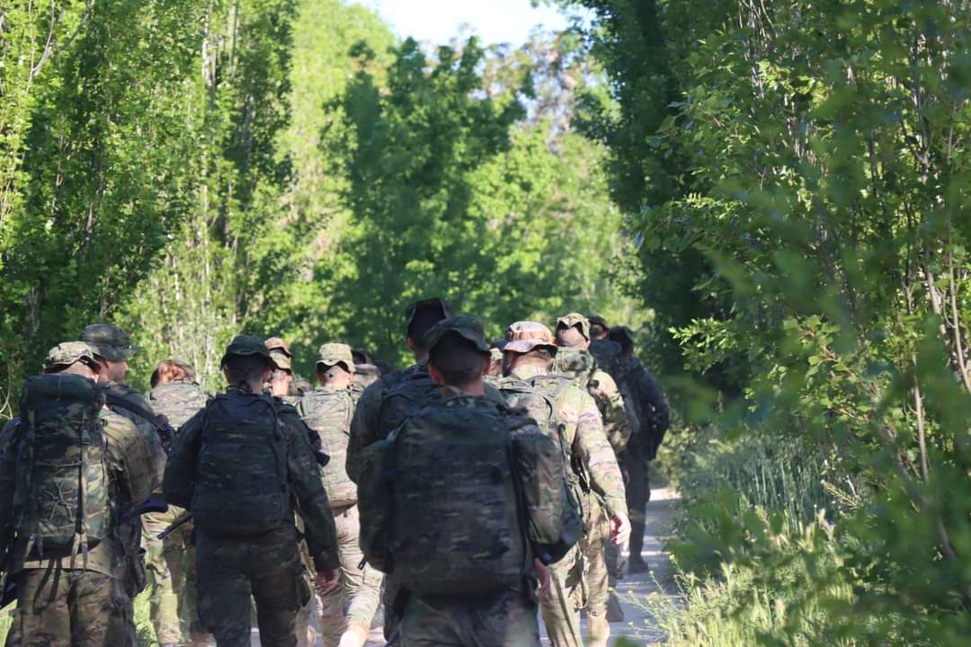 FUTER_ET's tweet photo. El Batallón I/31 realizó el 23 de abril la prueba de cohesión anual, destacando la fortaleza, compañerismo y preparación de los componentes del mismo.

105 Minutos,  20 Kg, 10 Km
!Misión cumplida!
#REW31
#MATRANS https://t.co/Y8Gd3Bzakm