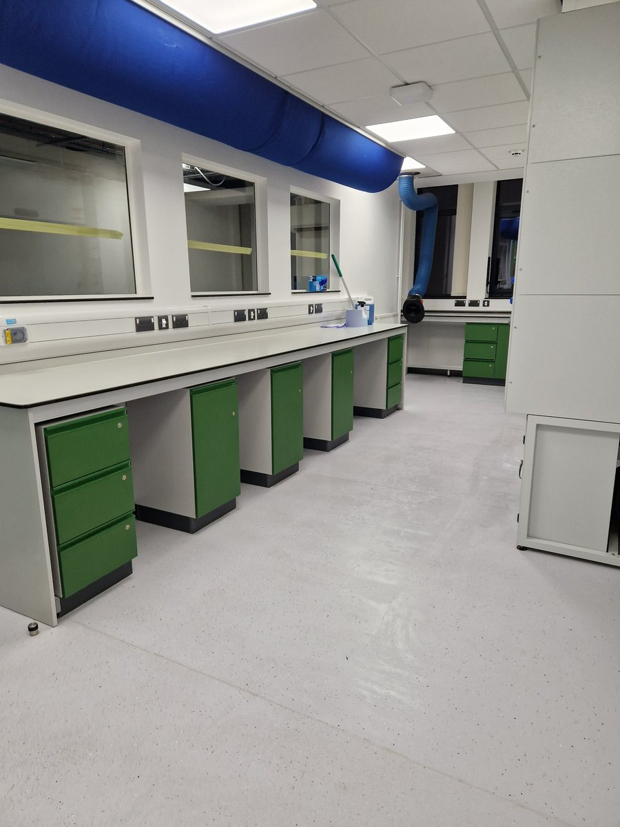 So happy to be moving into my new lab! I cant wait to start the next chapter in my research @LboroScience! @lborouniversity