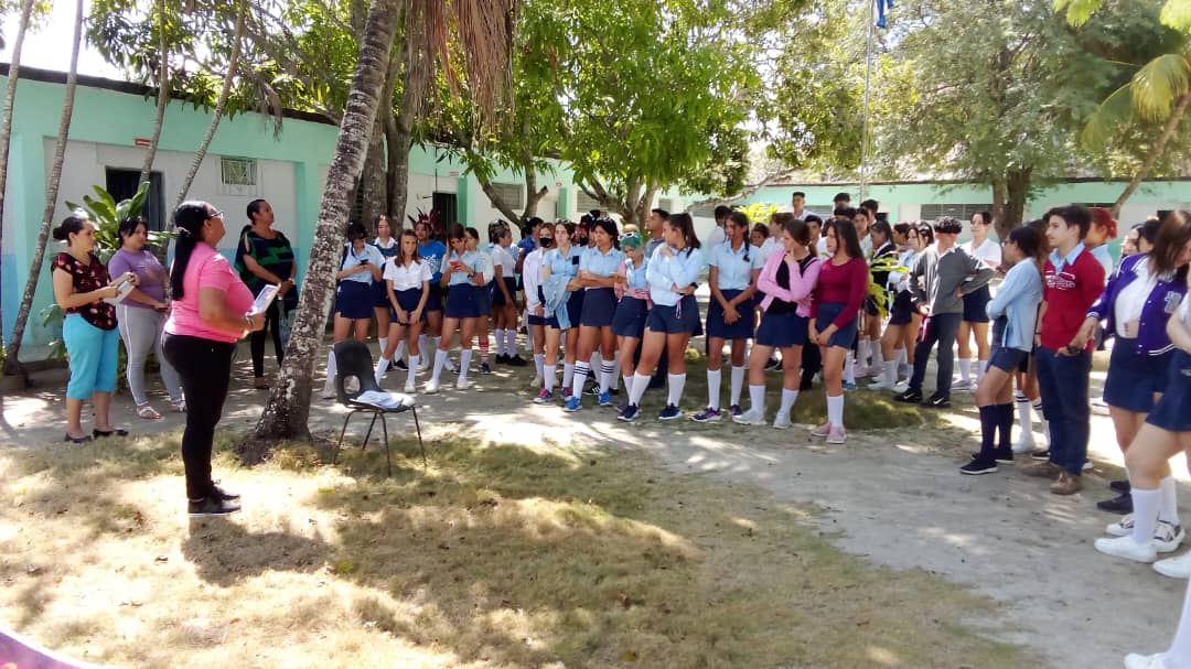 Día internacional del Español se promueve la importancia de nuestro idioma y su riqueza cultural junto a los educandos del centro. <a href="/YurisbelGt/">Yurisbel González Torres</a> <a href="/YZaldivarh/">Yordelis Zaldivar Hernández</a>