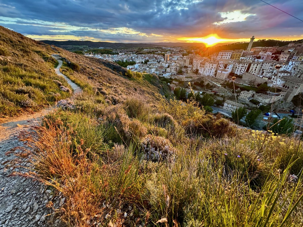 Frío y ventoso atardecer sobre Cuenca.