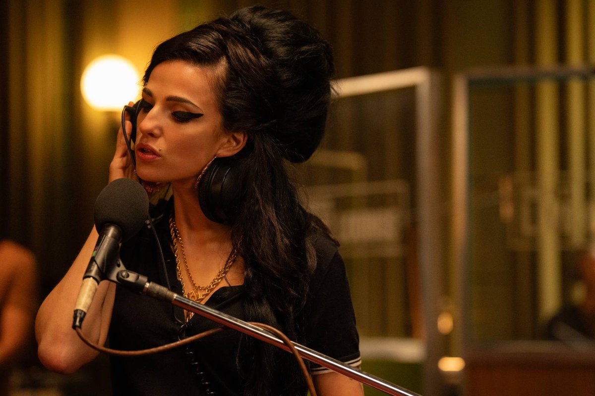 Sam Taylor-Johnson's Amy Winehouse biopic #BacktoBlack ghoulishly holds the singer accountable for many of the tragedies and misfortunes she suffered. Read @YesitsAlistair's review: thefilmstage.com/back-to-black-…