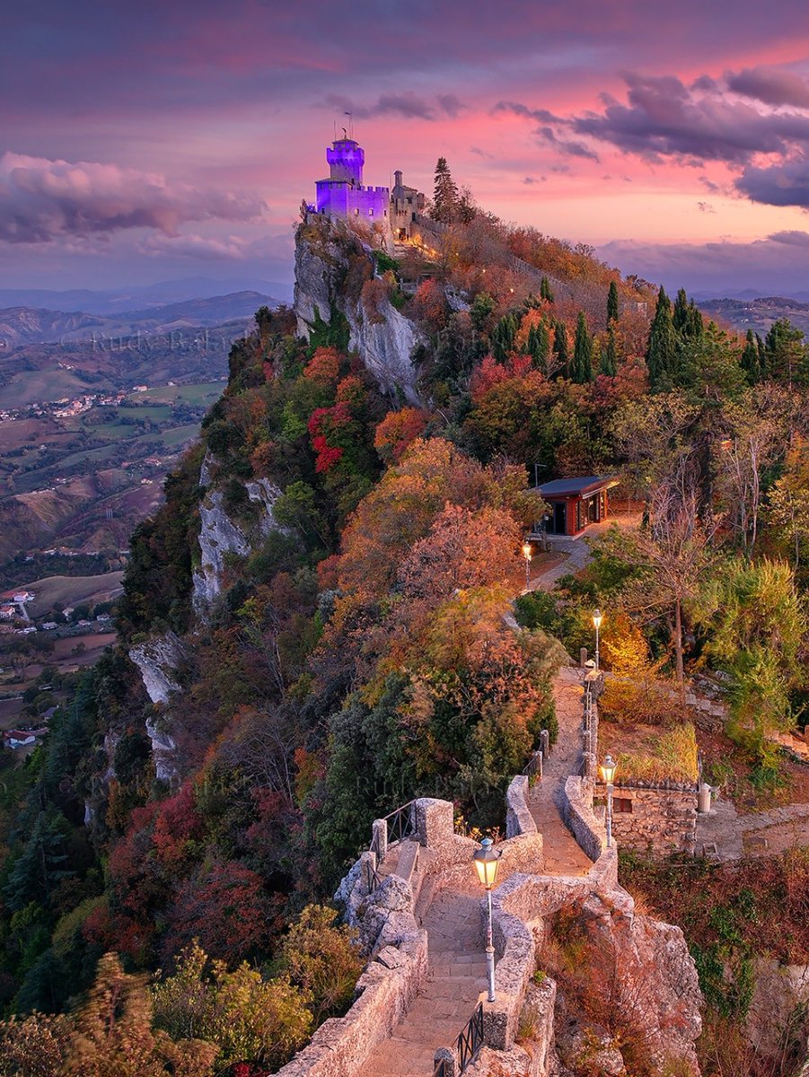 Torre Guaita, San Marino (by Rudy Balasko). instagram.com/rudib1976/