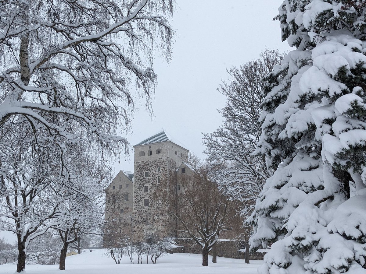 Finlandiya dan sevgiler. #Turku, #Finnland, #TurunLinna, #Burg, #şato, #Wintereinbruch 👍☺️🙋‍♀️🤗💕