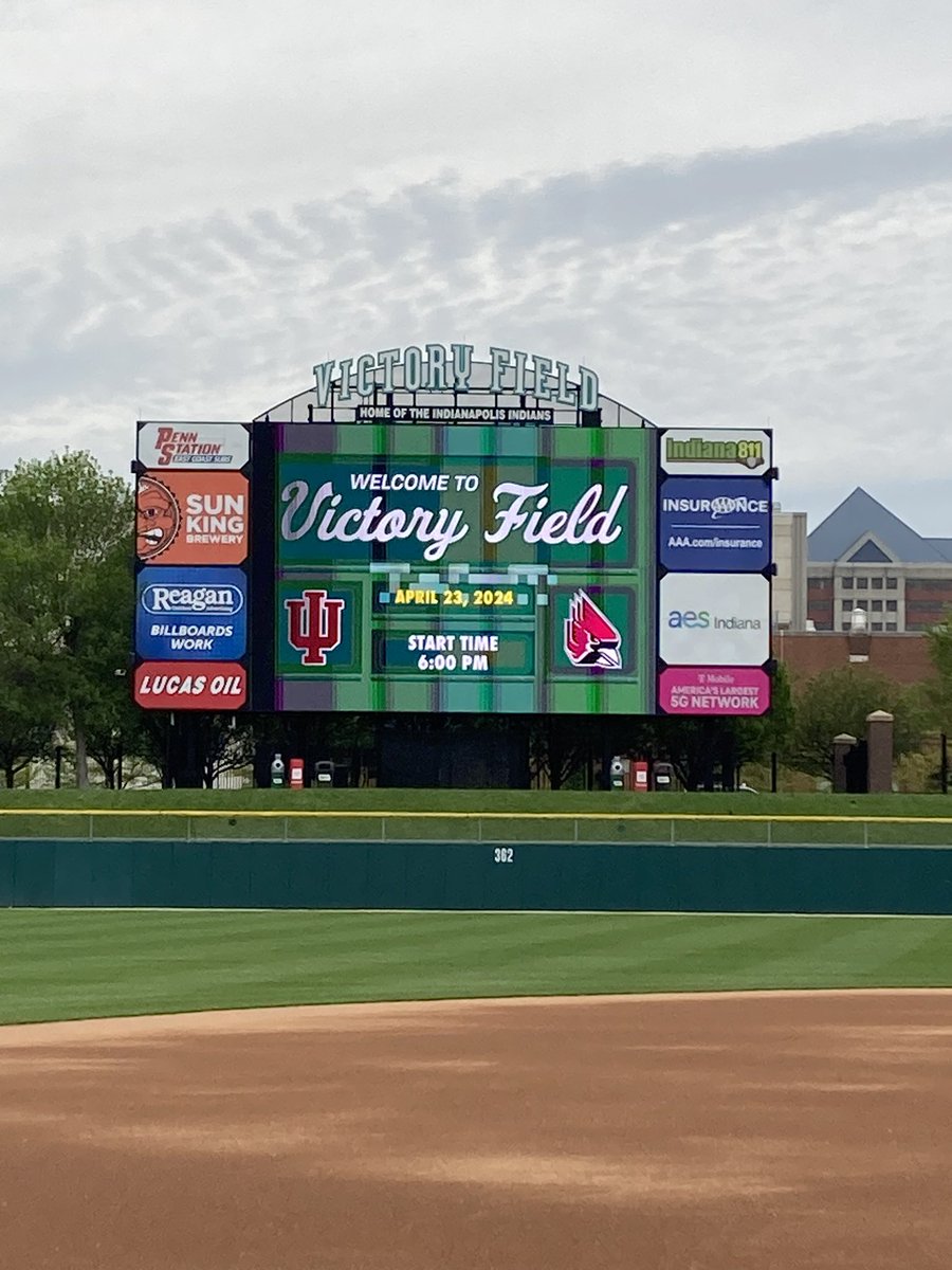 Cards have arrived in Indy ⚾️

#ChirpChirp