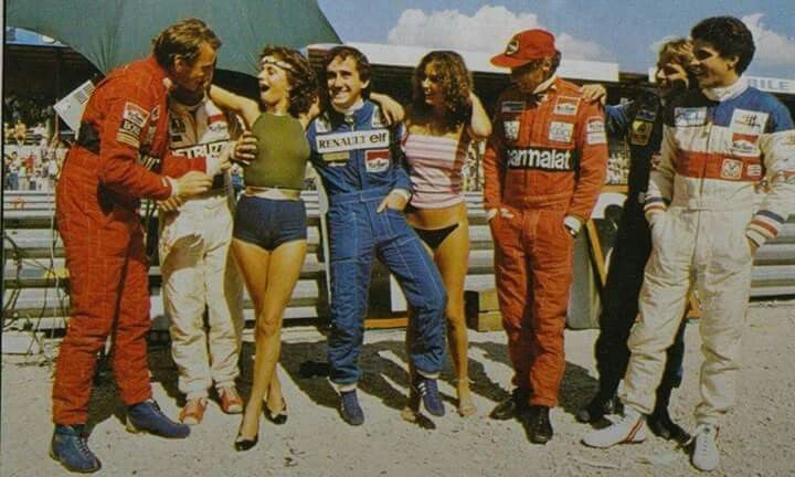 Old Skool racers and fangirls 😉

#F1 #FormulaOne #RetroGP #RetroF1