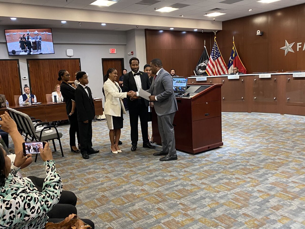 It's official 👏 Family, friends, colleagues, and Council gathered in council chambers as Atty. Lachelle Pulliam took the oath of office during yesterday evening's council regular meeting. Congrats to the city's newly selected city attorney!