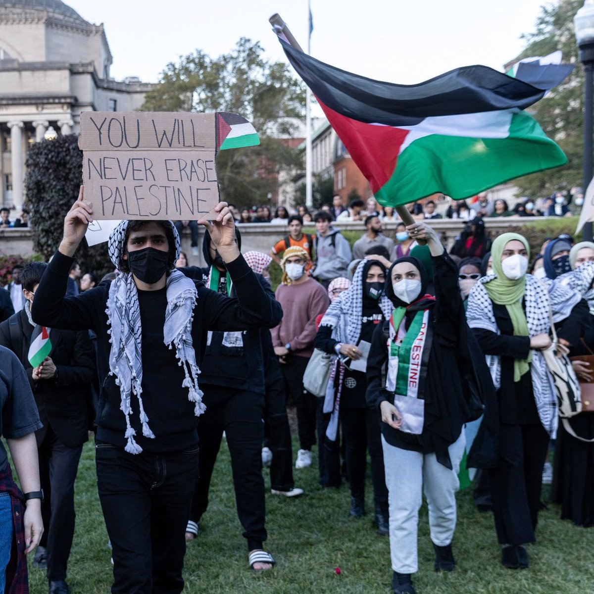 👇 Ppl are noticing these curiously well-supplied pro-Hamas university mobs & protests are disturbingly growing, & that they all almost universally wearing masks. This is not about COVID or viruses. This is all about enhancing the dynamics of what ultimately makes mobs lethal