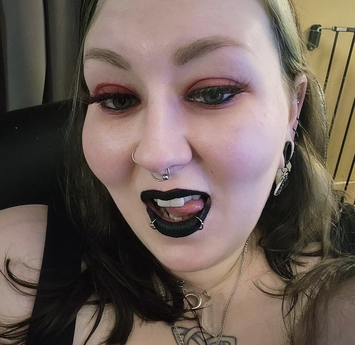 lashesandkinks's tweet photo. BBW goth content available, down and dirty 🫦 huge t!ts, pretty shaved🐱 squirter 💦 interested? Msg me. #bbw #ContentCreator #bbwmodel https://t.co/DPOye7RDpm