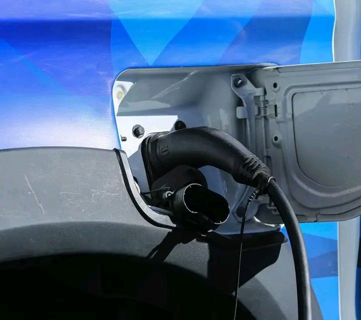 Kenya Power Leads the Charge Towards Electric Mobility with Free Charging Stations for EVs Owners.

pachatatakenya.co.ke/2024/04/23/ken… via <a href="/PachatataKenya/">Pachatata Kenya™</a>