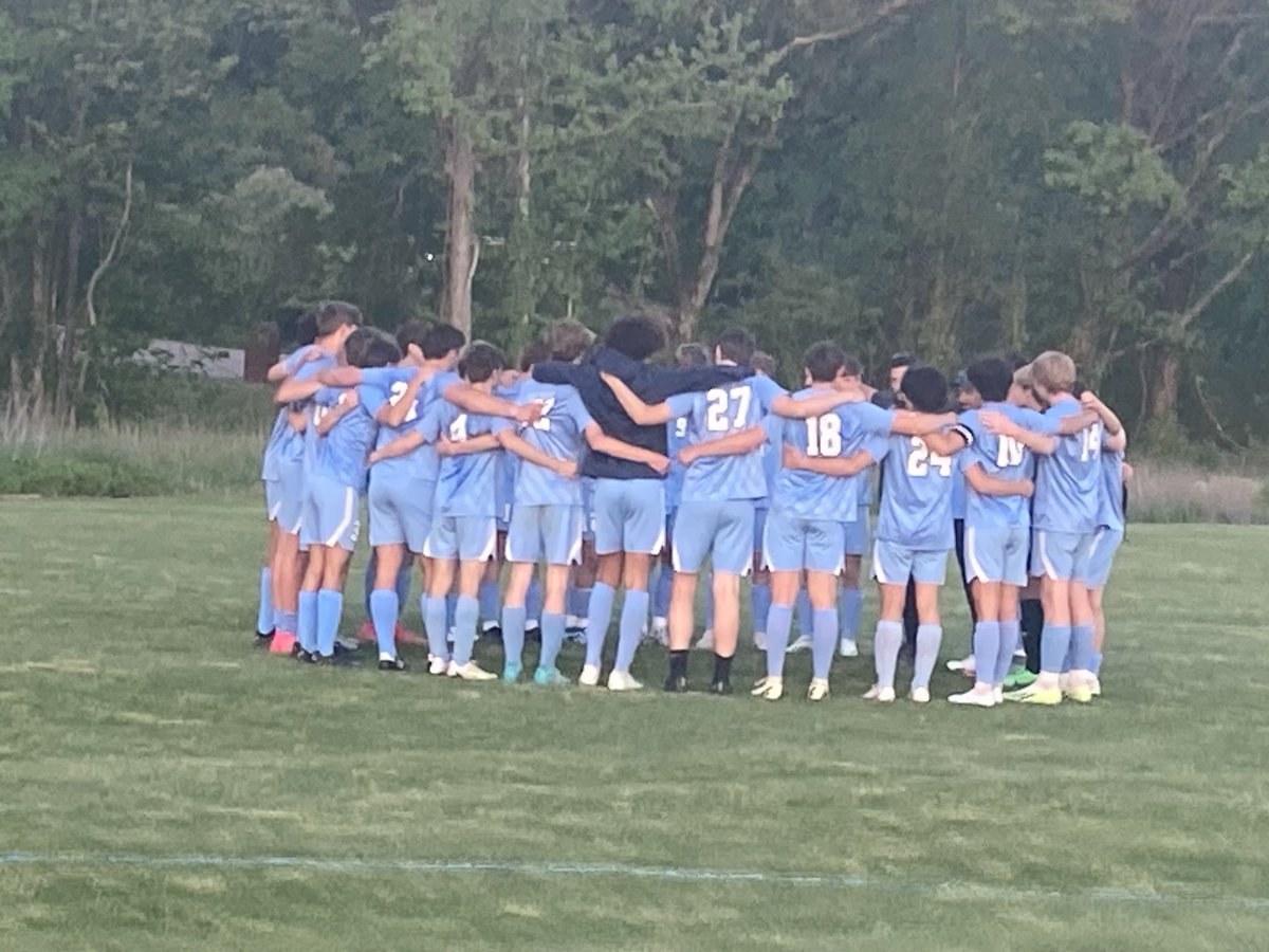 Victory huddle for my Northpoint Soccer team after a 4-1 win over ECS! Great job, men! #2seed ⁦@NCSThePoint⁩ ⁦@NCS_Trojans⁩