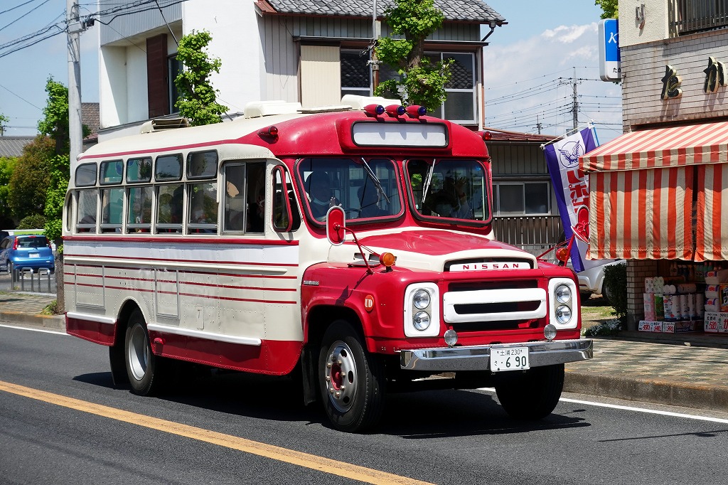 tokiimochan's tweet photo. >RT 鉄道風景
まさかの #振り子式 タグで先日の「第20回ぎょうだ蔵めぐりまちあるき」で不在だったK嶋さんの #ボンネットバス が出てくるとは!😂
※当日は特急やくも絡みのイベントで岡山に行っていたのだ🚌💨
#岡山 #備北バス #日産 #U690
こちらは以前のぎょうだ蔵めぐりまちあるきにて⬇️ https://t.co/ZQ4oYoBr2R