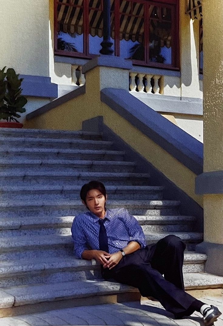 MemoirExplained's tweet image. Foto depan kantor, be like.