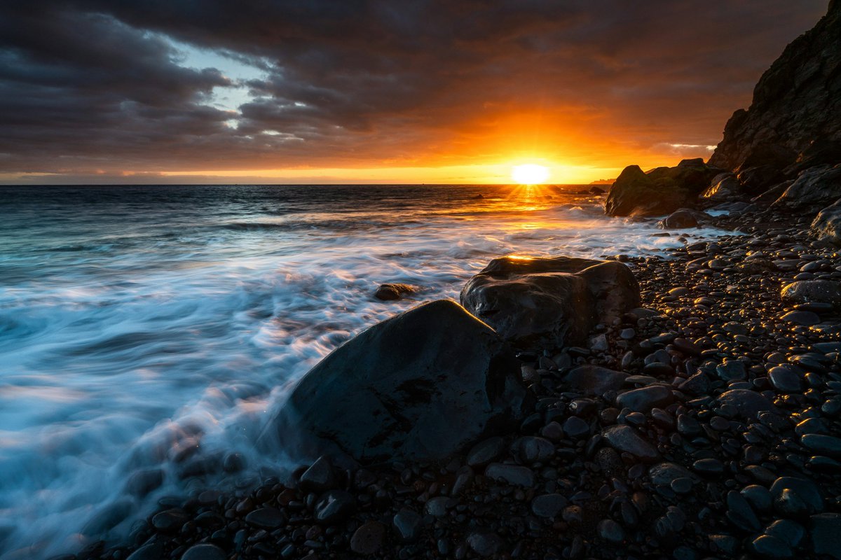 Good morning!🌞⛱️Happy Monday☕️🦋
Take it easy!🏝☀️🥑🍇

So many times I will have been
broken, Rebuilt, and  replaced

Sanober Khan
#poetry #quotes #coffee #swoosh #photo #love 
#HappyEaster #sunrise
📸david becker