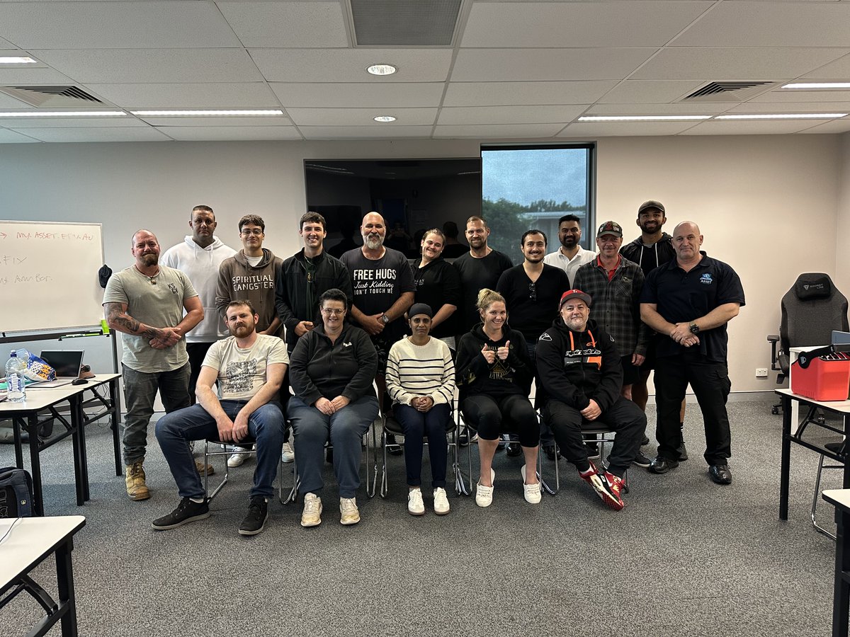 Another fabulous group of security graduates at our North Lakes office this month! 😀

Practising applying emergency thermal blankets to their patients. ❄️

bit.ly/38mNQva  
#security #securitytraining #securityjobs #northlakes