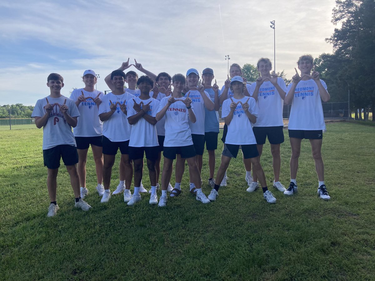 Your RRC Regular Season Champs 🎾🎾🎾 ⁦@AGHoulihan⁩ ⁦@UCPSNC⁩ ⁦@UCPSNCAthletics⁩ ⁦@PiedmontHSNC⁩ ⁦@piedmontHighBC⁩ ⁦@PiedmontHighATC⁩ ⁦@DylanStamey_PHS⁩