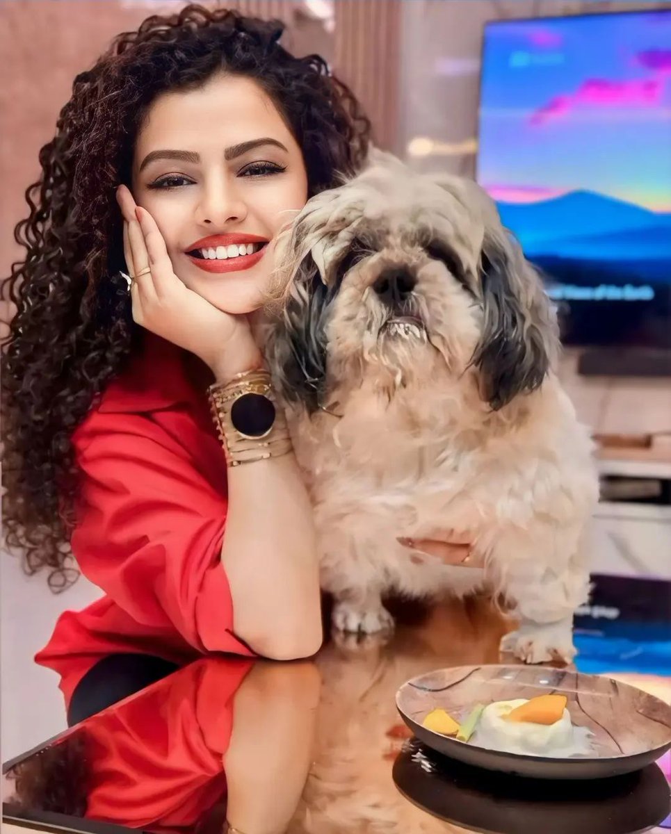 Palak di, in the dense shadow of loneliness and sorrow, your music becomes my guiding light. Keep your blessings with me always. Thank you for being the source of my strength.♥️🙏 Love you soo much @palakmuchhal3 di..❤️🥰